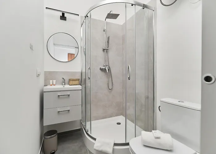 Museum Square By Renters *