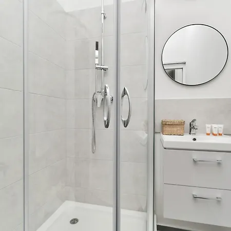 Museum Square By Renters Apartament *