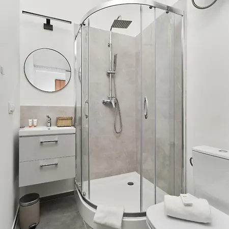 Museum Square By Renters *